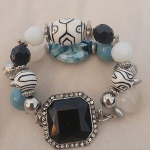 Elegant Black and White Beaded Bracelet